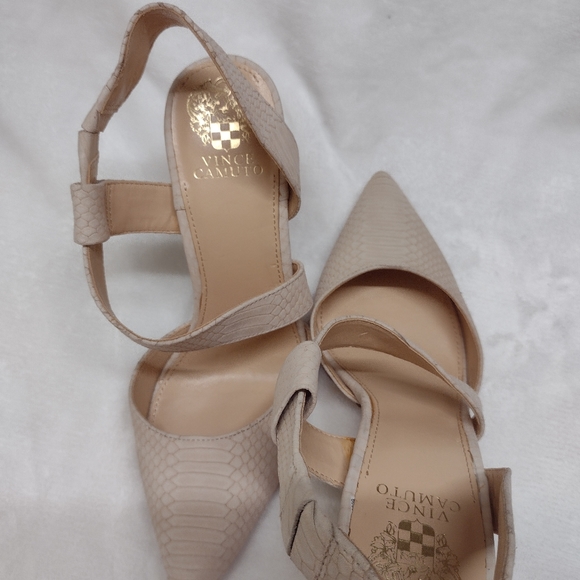 VINCE CAMUTO high heel shoes - Picture 2 of 7